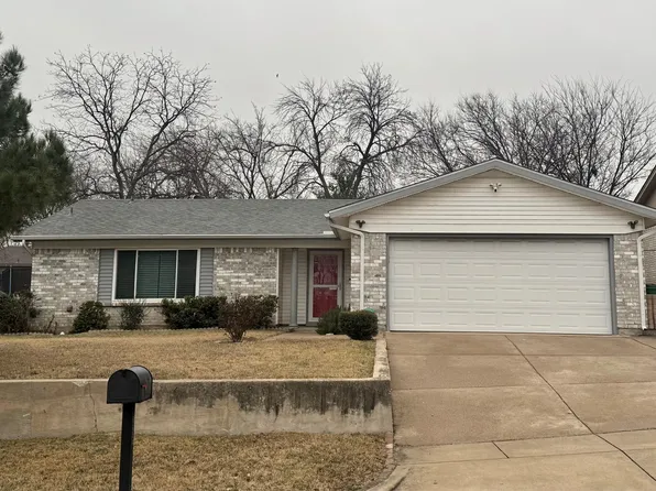 5645 Bonner Dr, Haltom City, TX 76148