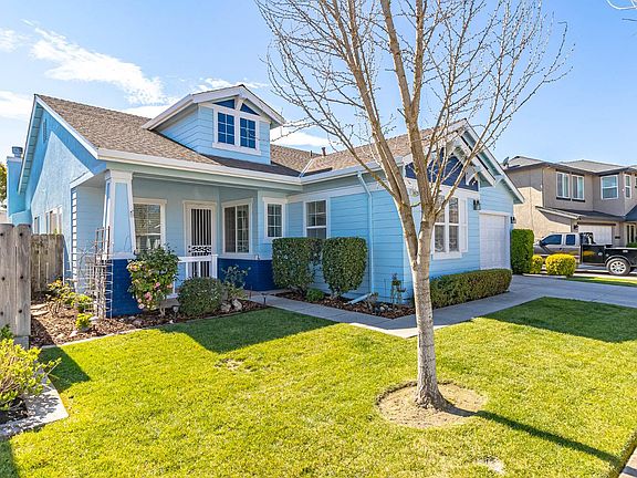 3rd image of 1425 Leah Way