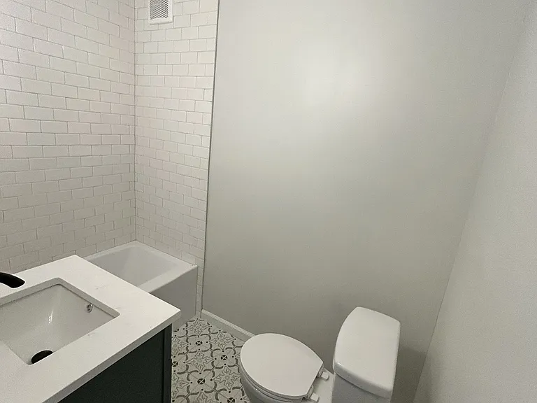 1404 W Springfield Ave — Photo 9