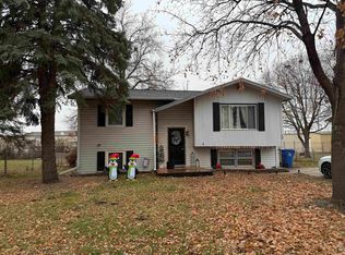 934 Rice Dr, Vermillion, SD 57069