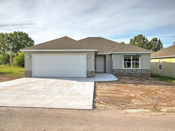 2nd image of 1135 Coleman Dr
