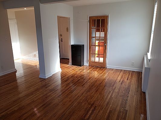 3rd image of 52-18 39th Ave APT 1D