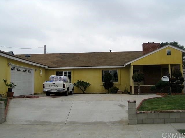 1st image of 1047 W 186th St