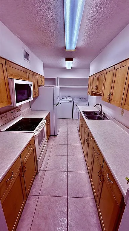 3 bed, 2.0 bath, 1289 sqft, $1,350 — Photo 4
