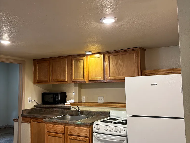 37 Minnehaha Ave — Photo 5