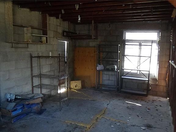 5th image of 1705 NW 32nd St