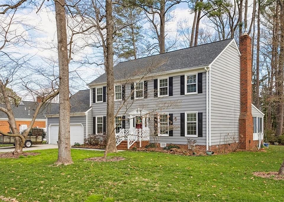 1st image of 120 Carlton Dr