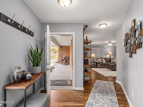 3rd image of 1250 Tramel Rd