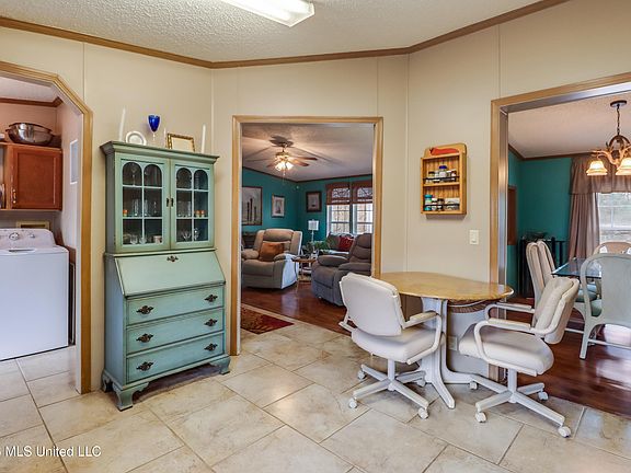 5th image of 25184 Clarke Rd