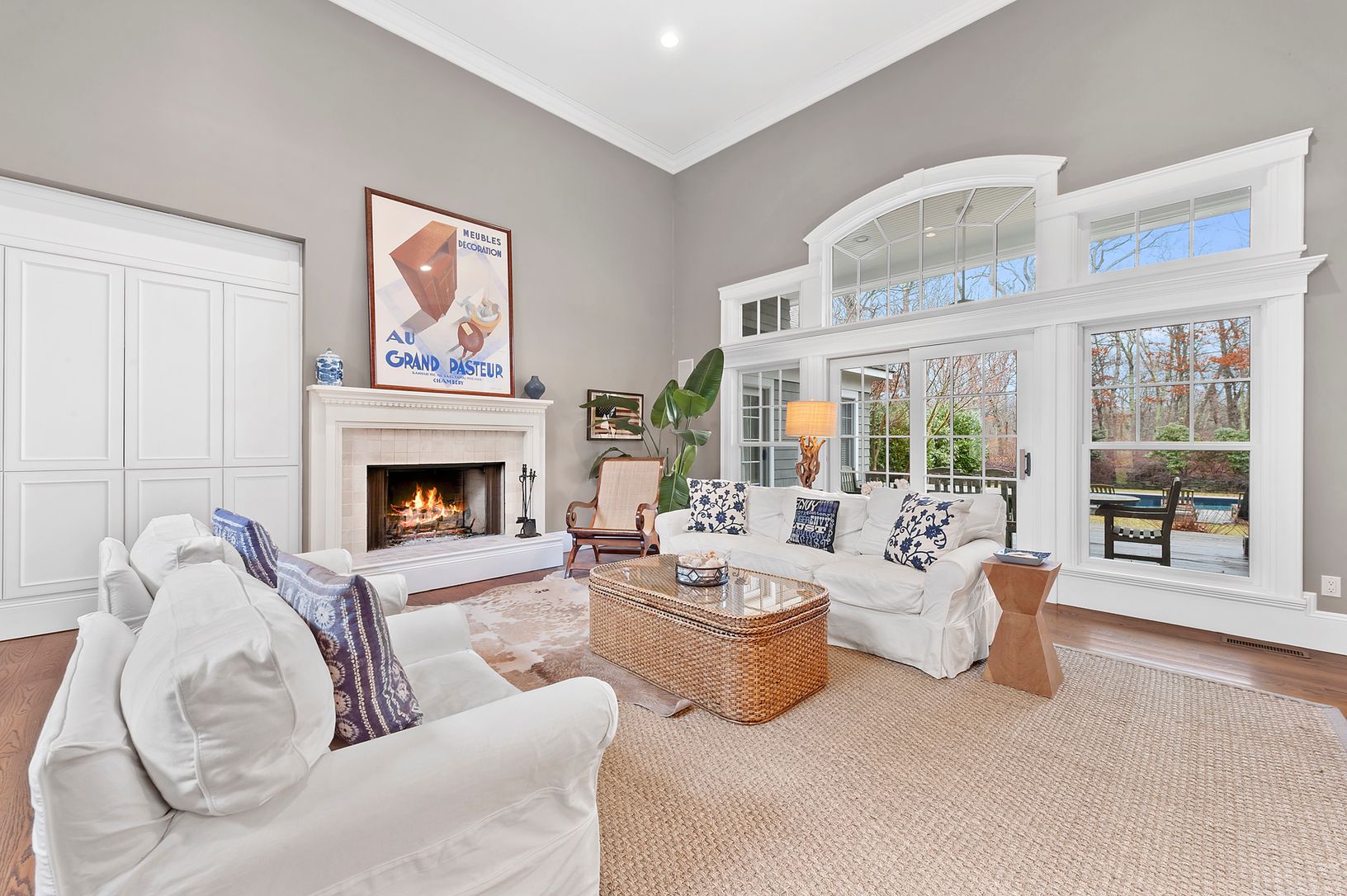  Soaring Ceilings in the Elegant Living Room