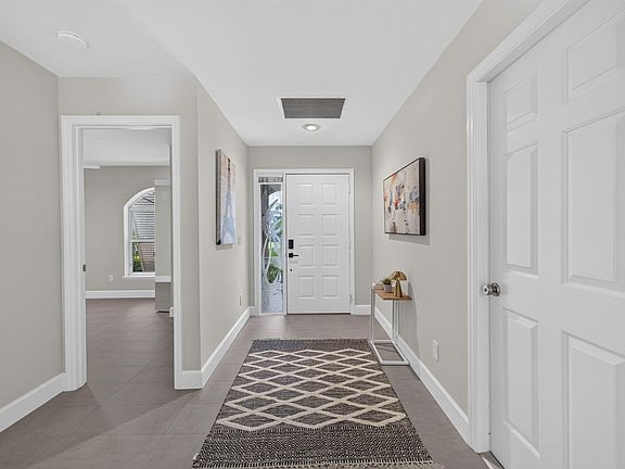 3rd image of 6193 SE WINDSONG Lane