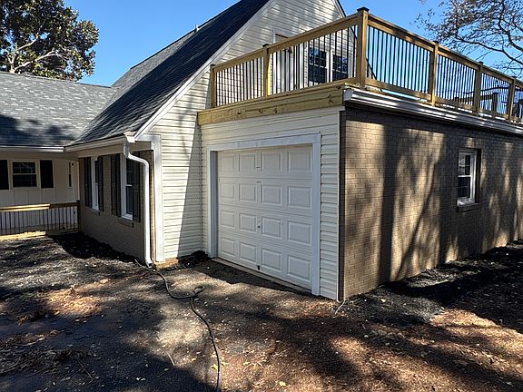 3rd image of 704 Woodlake Rd