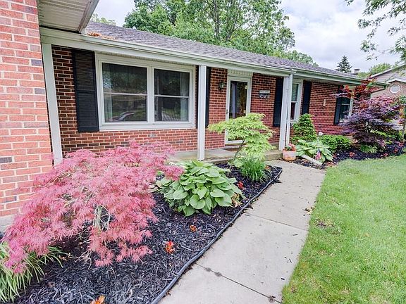 3rd image of 169 Royal Oaks Dr