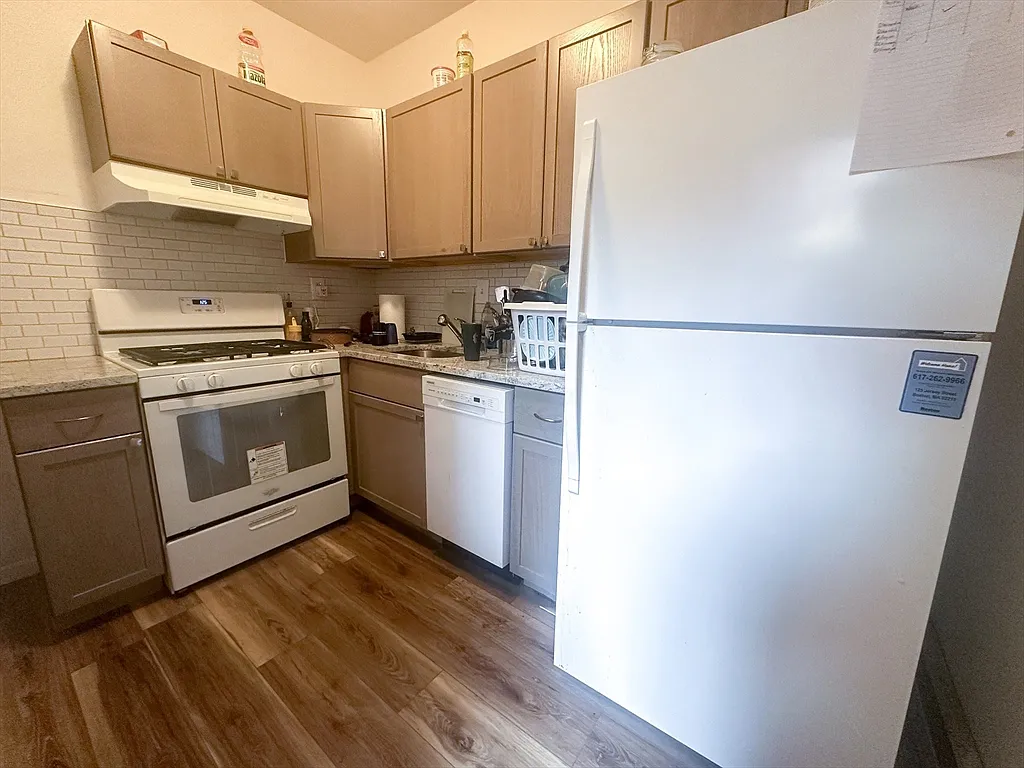 2 bed, 1.0 bath, 750 sqft, $2,800 — Photo 1