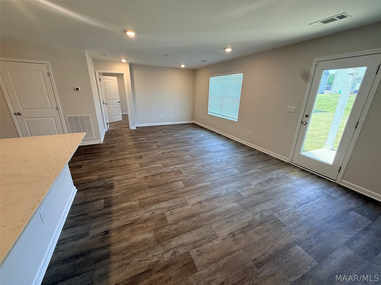 4 bed, 2.0 bath, 1497 sqft, $2,100 — Photo 4