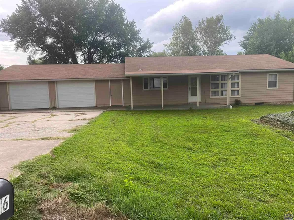 126 W Banks Ave, Burlingame, KS 66413