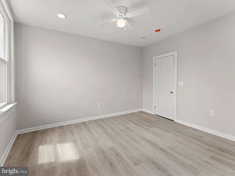 3010 Emerald St — Photo 12