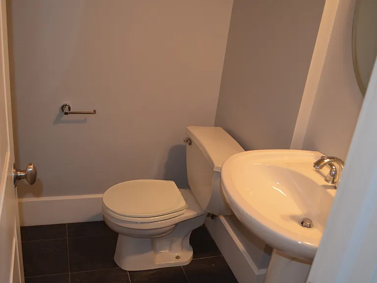222 N College Ave — Photo 29