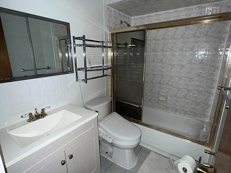 2655 E 21st St #3 — Photo 10