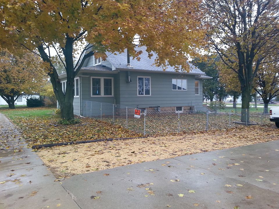 2nd image of 804 Clinton St
