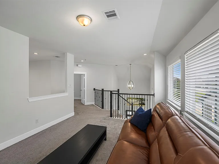 7115 Prairie Heights Dr — Photo 20