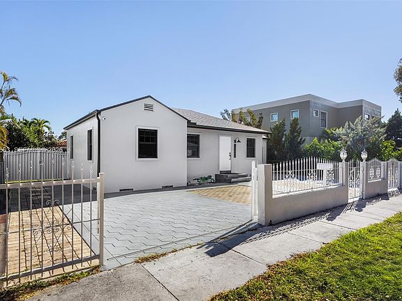 5th image of 3640 SW 13th St