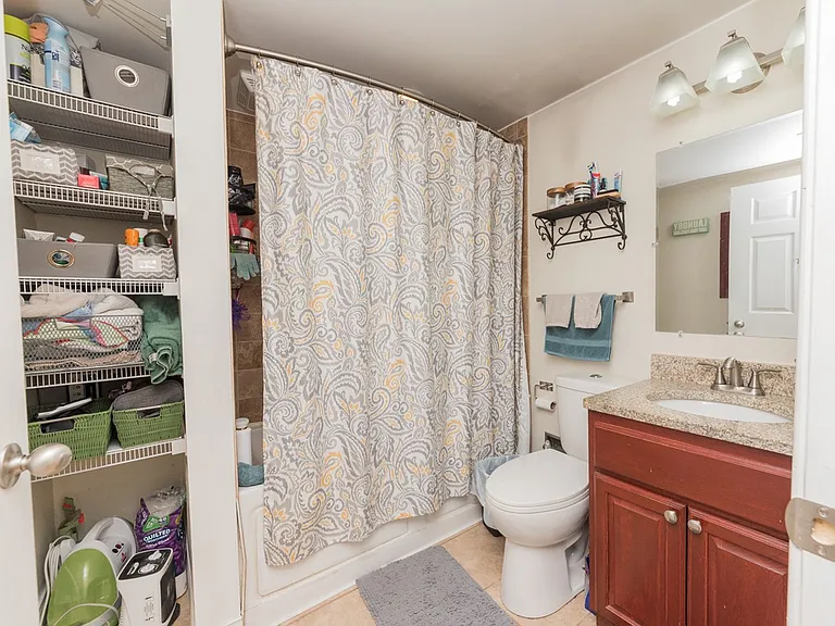 2703 W Thomas St #1F — Photo 12
