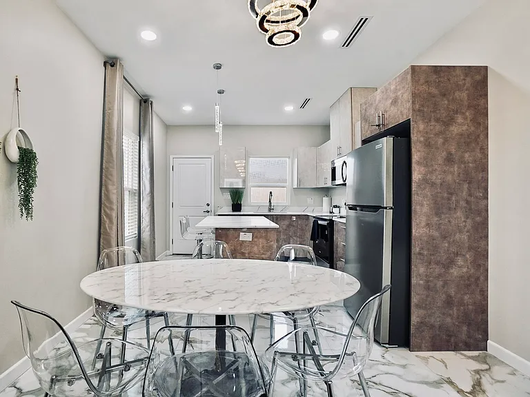 505 N Emerald Ave — Photo 5