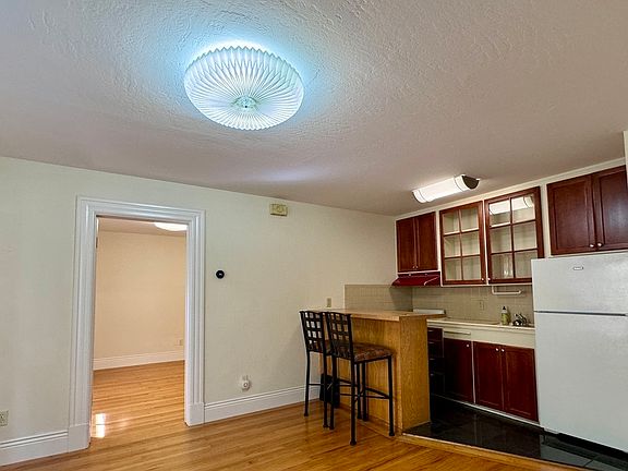 3rd image of 122 Guerrero St APT 3