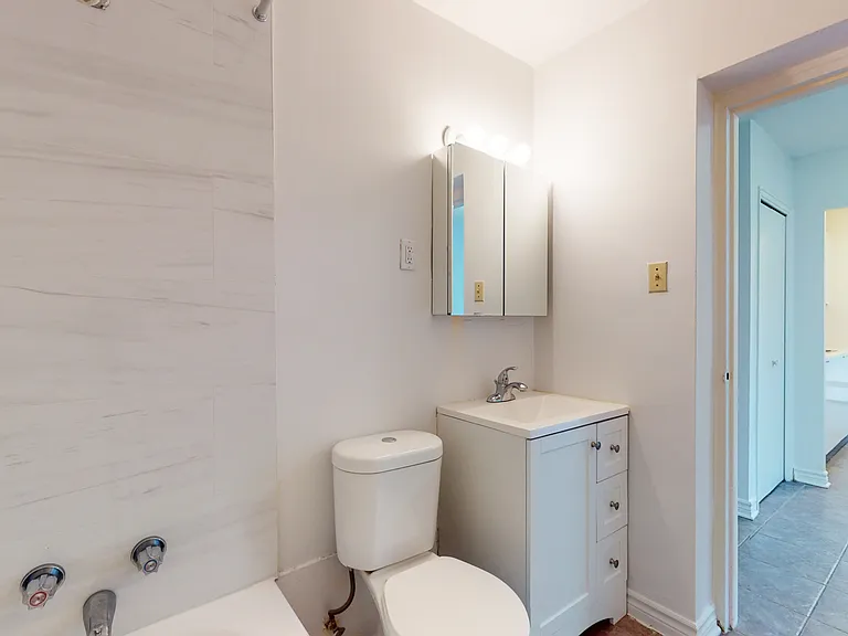 360 Frank St — Photo 22
