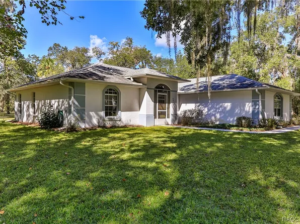 9640 W Edgar Earl Loop, Crystal River, FL 34428
