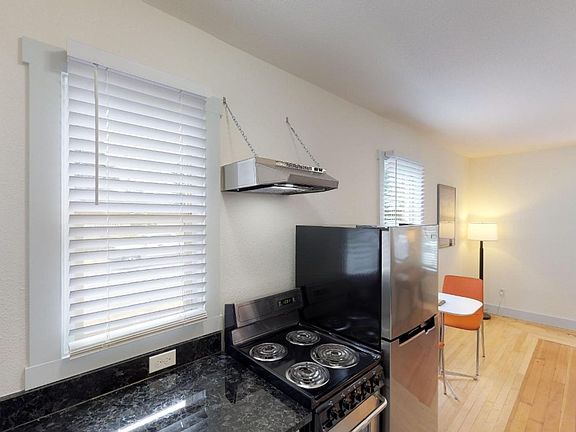 4th image of 1122 N 6th St Unit 4