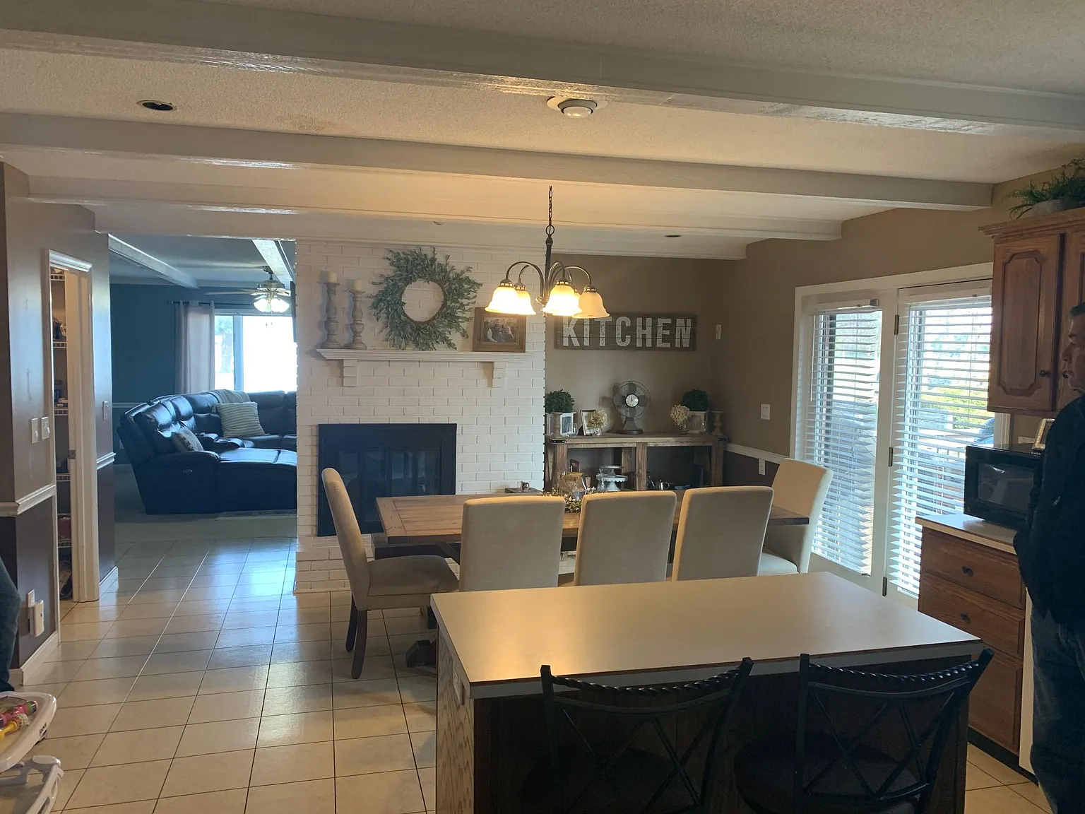 2 bed, 2.5 bath, 1600 sqft, $1,500 — Photo 3