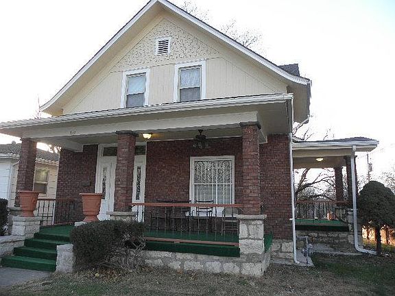 3rd image of 800 Bennington Ave
