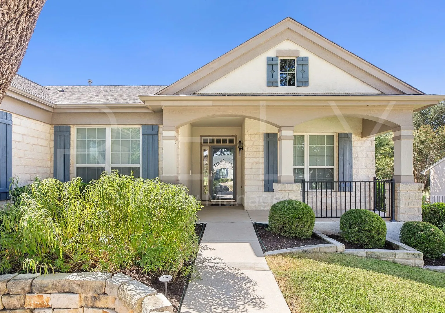 808 Armstrong Dr Georgetown, TX 78633 — Photo 2