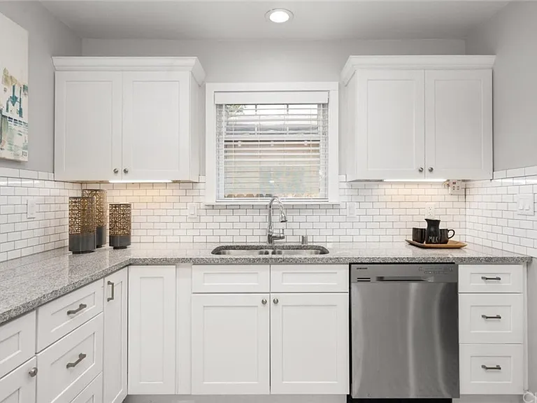 1111 Oleander Ave — Photo 12