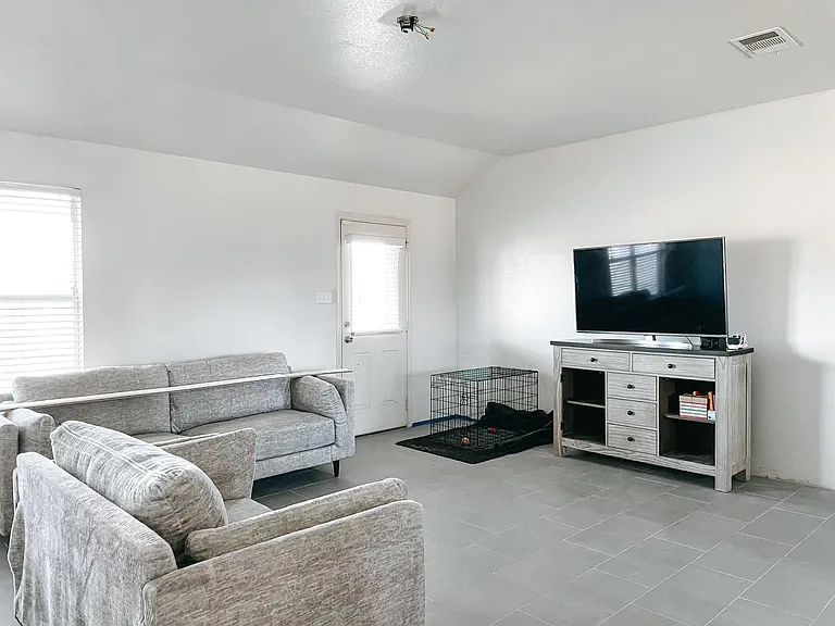 3602 Ennis Dr — Photo 3