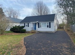 149 River Meadow Dr, Rochester, NY 14623
