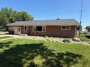 122 3rd St E, Morgan, MN 56266