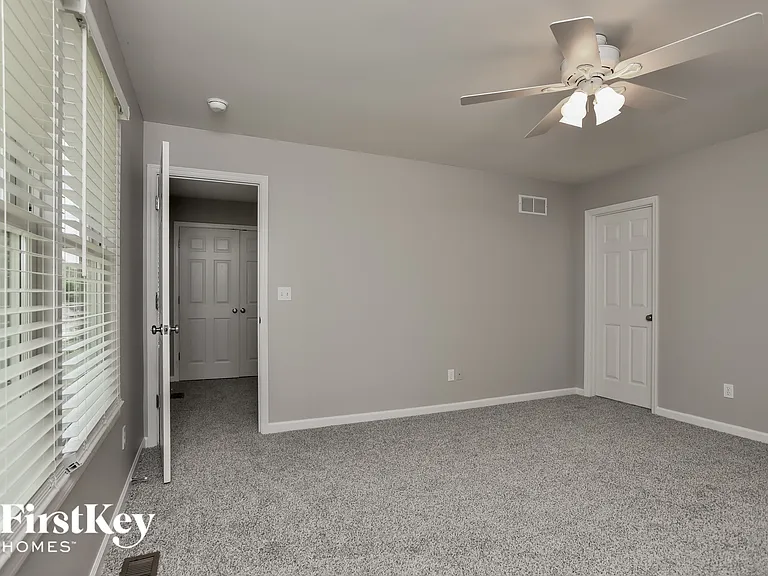 128 Homefield Lake Ct — Photo 8
