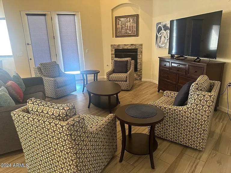 2715 W Cheyenne Dr — Photo 19