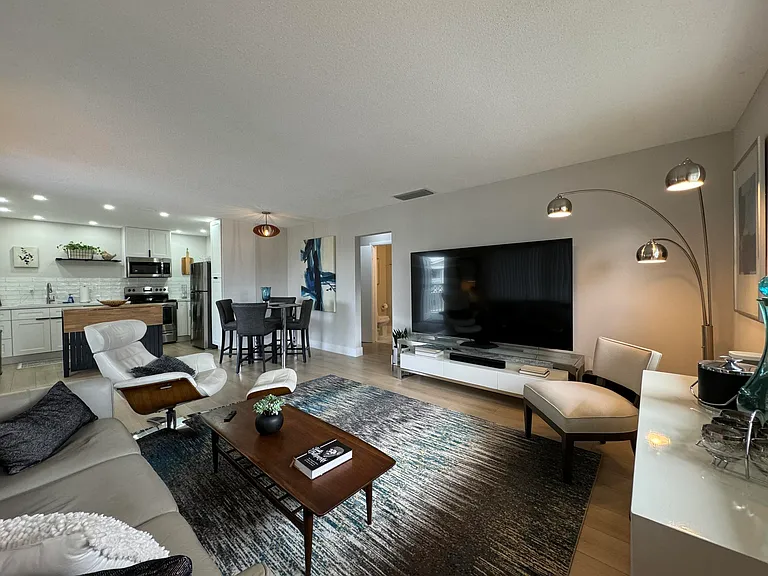 3201 NE 29th St #308 — Photo 20