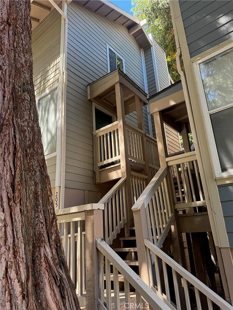 2 bed, 1012 sqft, $1,800 — Photo 3