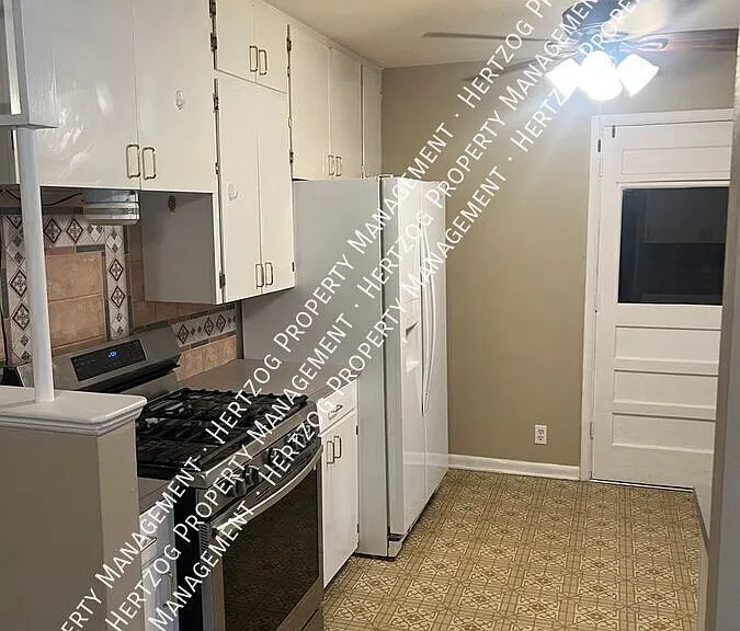 1701 El Camino St — Photo 11