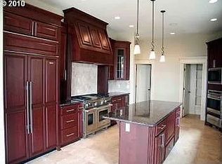 9330 SE Emmert View Ct, Happy Valley, OR 97086