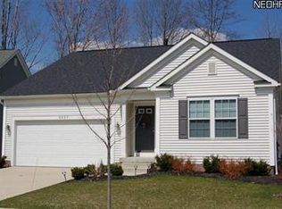 8827 Oakbrook Cir, Twinsburg, OH 44087