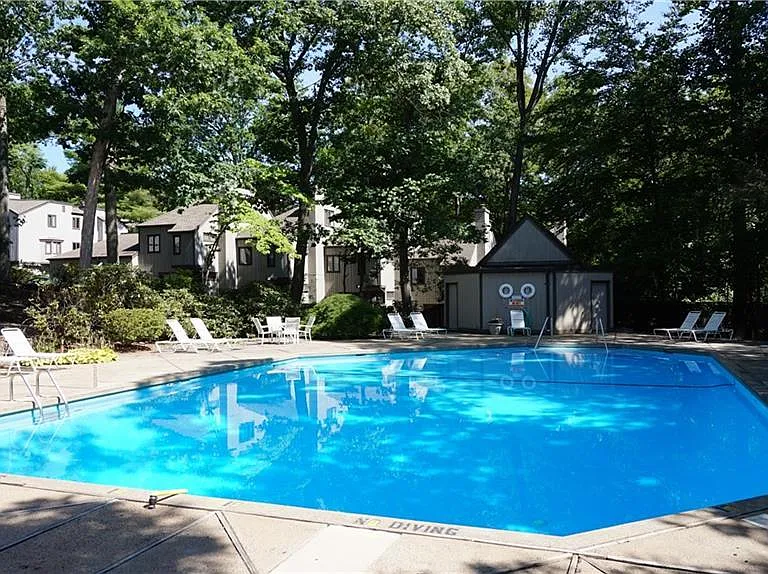1 Talcott Ridge Rd #B4 — Photo 14