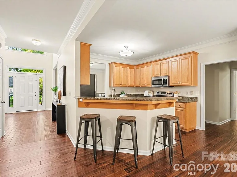 16919 Laureate Rd — Photo 3