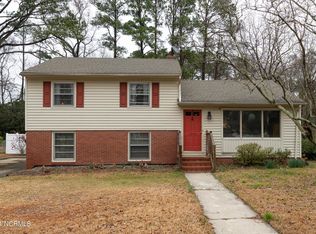 1008 N Overlook Dr, Greenville, NC 27858