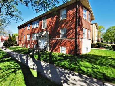 6300 N Whipple St, Chicago, IL, 60659